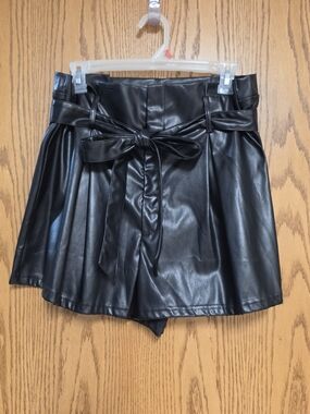 Paperbag Waist Belted PU Leather Shorts - Black